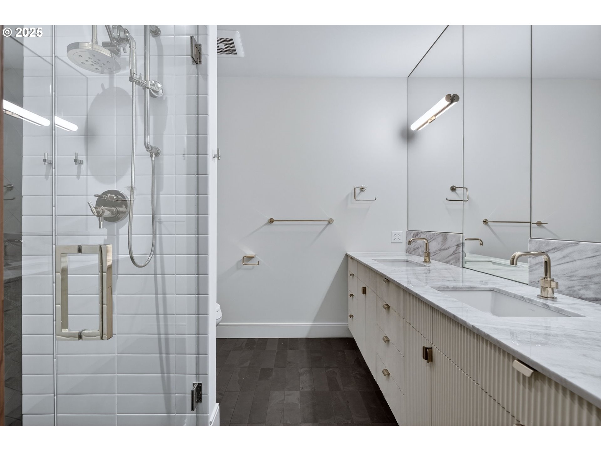 21 D Avenue, Unit 5 Lake Oswego, OR 97034 - Photo 34 of 48 Bedroom, Owner's Suite