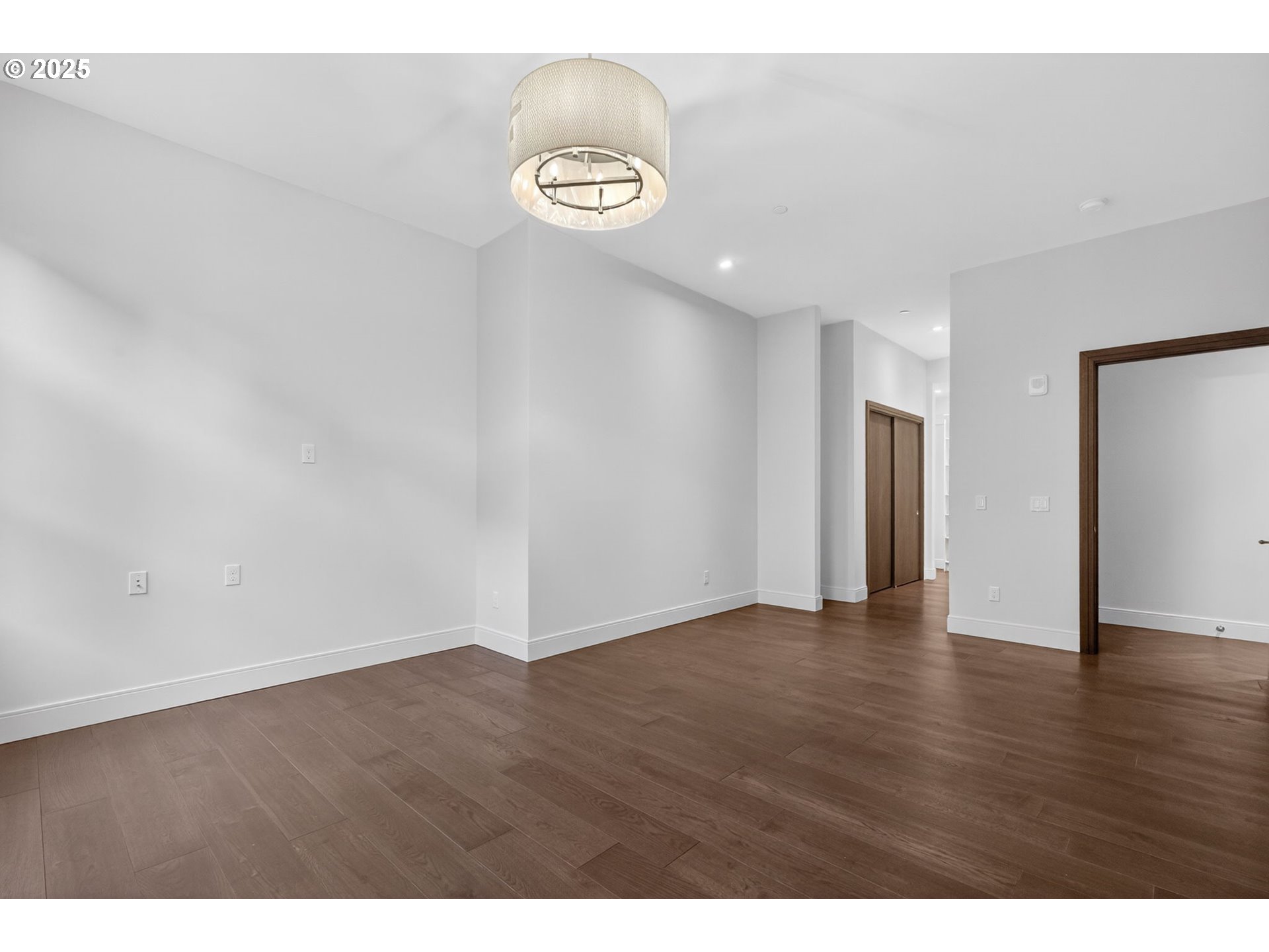 21 D Avenue, Unit 5 Lake Oswego, OR 97034 - Photo 39 of 48 Primary Bedroom