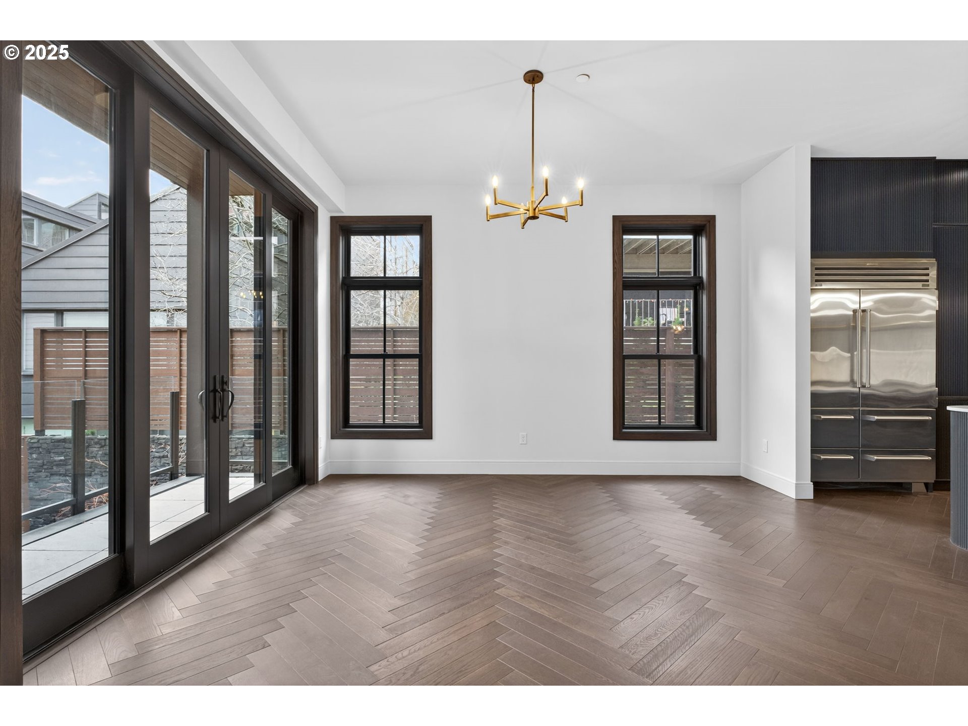 21 D Avenue, Unit 5 Lake Oswego, OR 97034 - Photo 4 of 48 Living Room