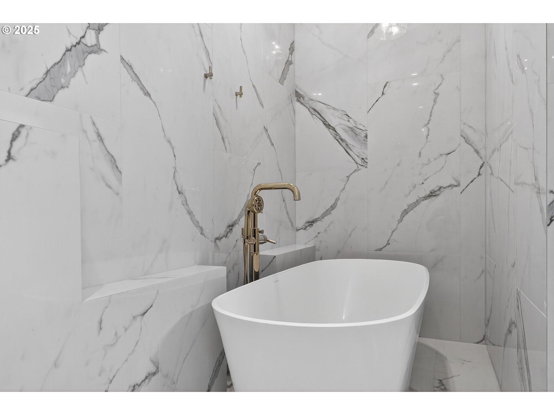 21 D Avenue, Unit 5 Lake Oswego, OR 97034 - Photo 46 of 48 Courtyard