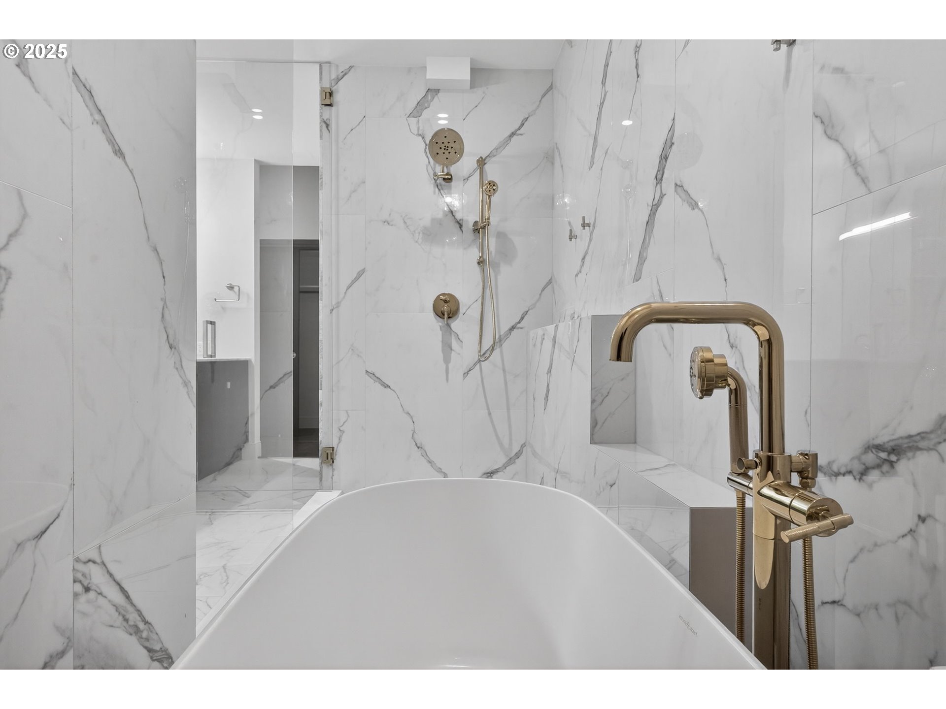 21 D Avenue, Unit 5 Lake Oswego, OR 97034 - Photo 47 of 48 Courtyard