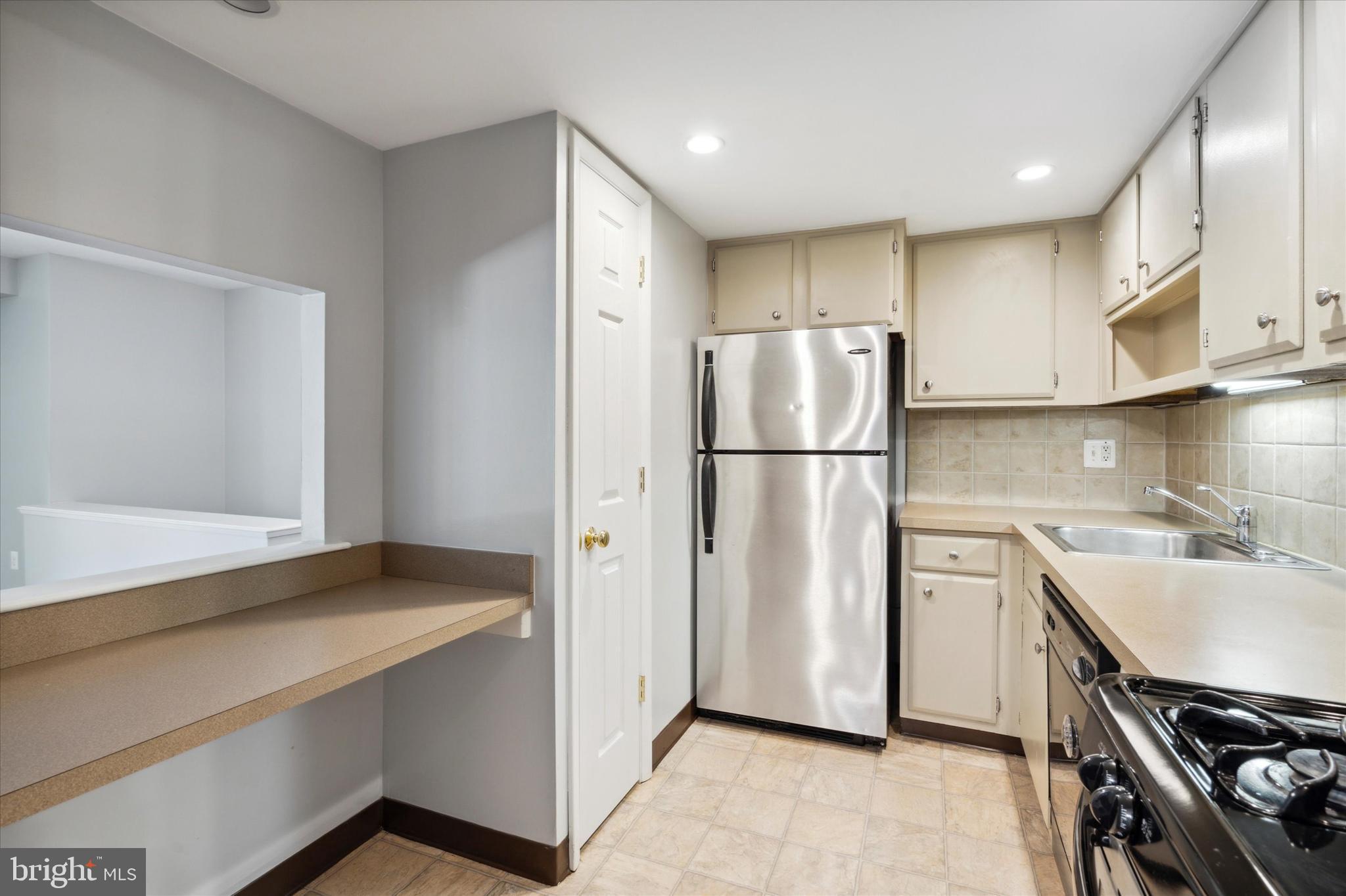 70 Old Forge Crossing Devon, PA 19333 - Photo 4 of 13 Kitchen with Nook