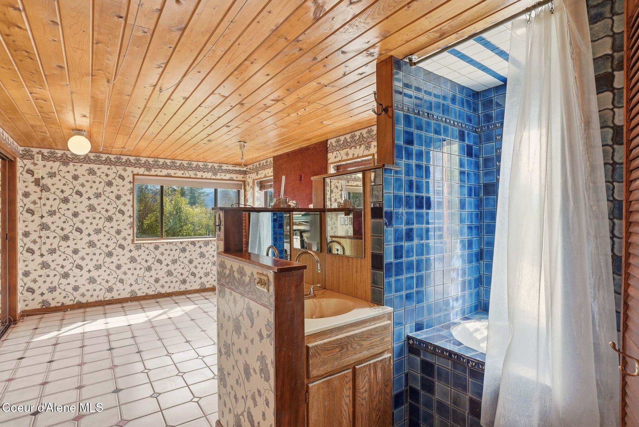 1395 Rolling Thunder Ridge Road Sandpoint, ID 83864 - Photo 15 of 69 Inside-Media-Thunder-15