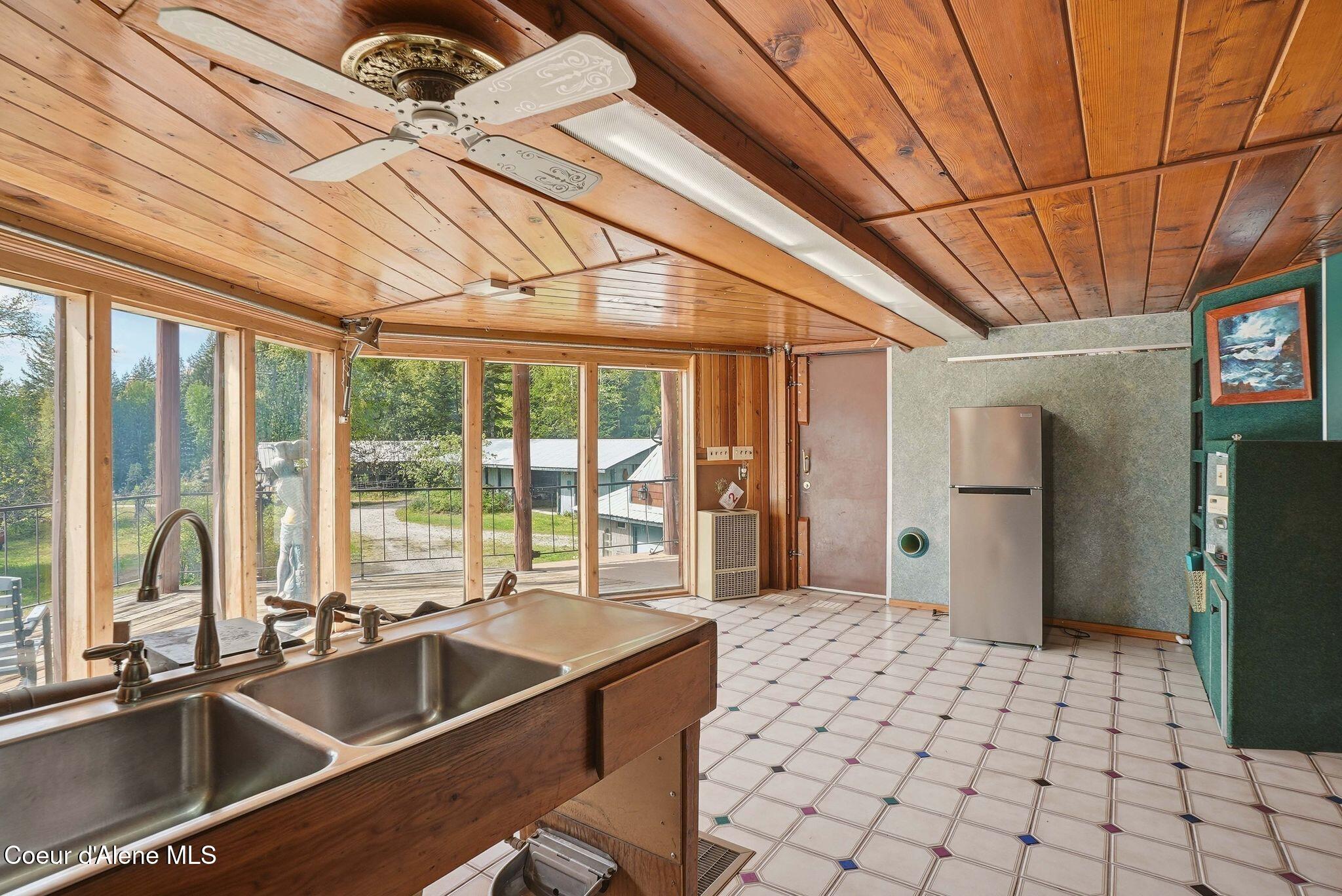 1395 Rolling Thunder Ridge Road Sandpoint, ID 83864 - Photo 10 of 69 Inside-Media-Thunder-10