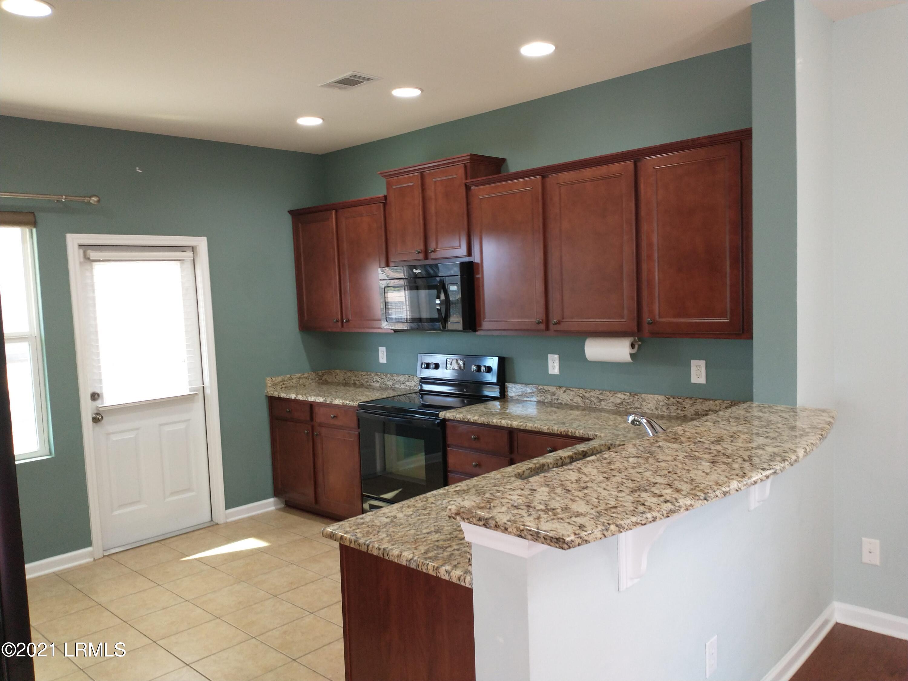 38 Pennyroyal Way Beaufort, SC 29906 - Photo 3 of 29 IMG_20211203_134036020