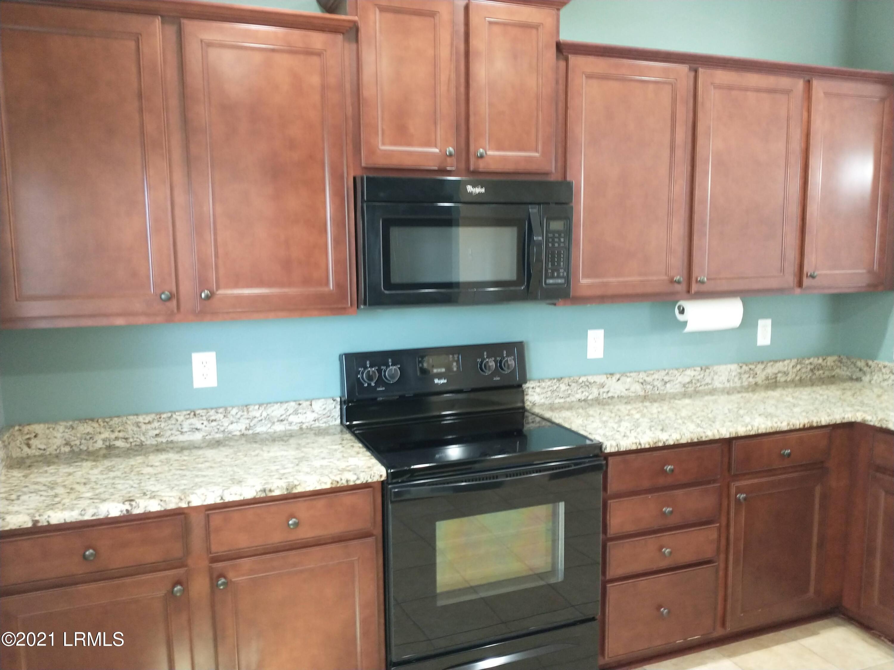 38 Pennyroyal Way Beaufort, SC 29906 - Photo 4 of 29 IMG_20211203_134049443