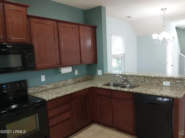 $2,350 | 38 Pennyroyal Way, Beaufort, SC 29906