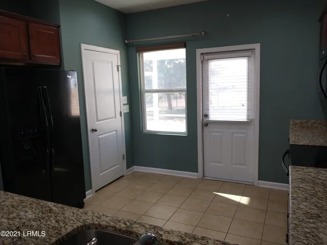 $2,350 | 38 Pennyroyal Way, Beaufort, SC 29906