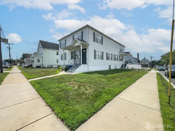 $3,700 | 105 R Lowell Street, Carteret, NJ 07008