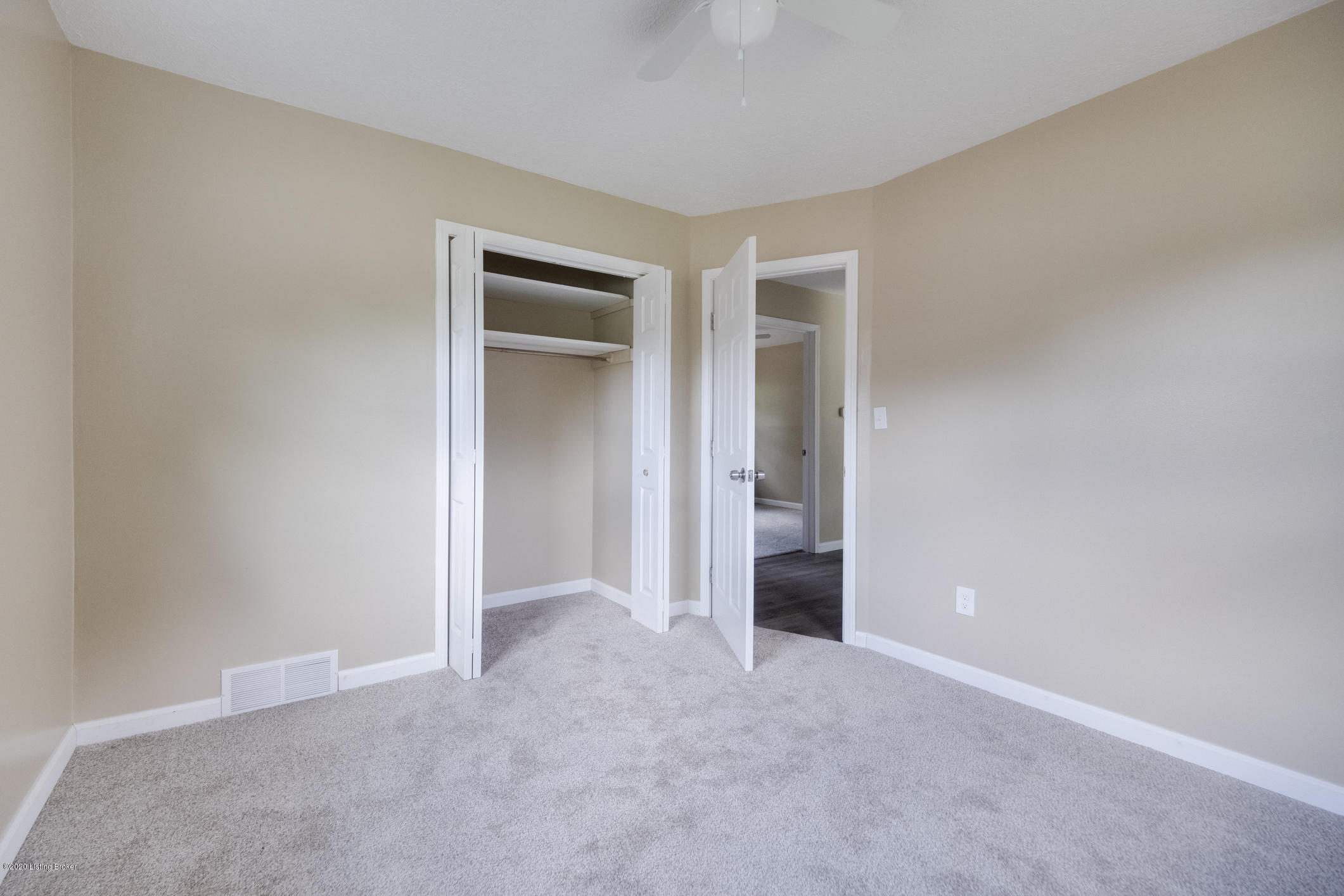 3127 Talisman Road Louisville, KY 40220 - Photo 14 of 28 3127 Talisman Rd-1022