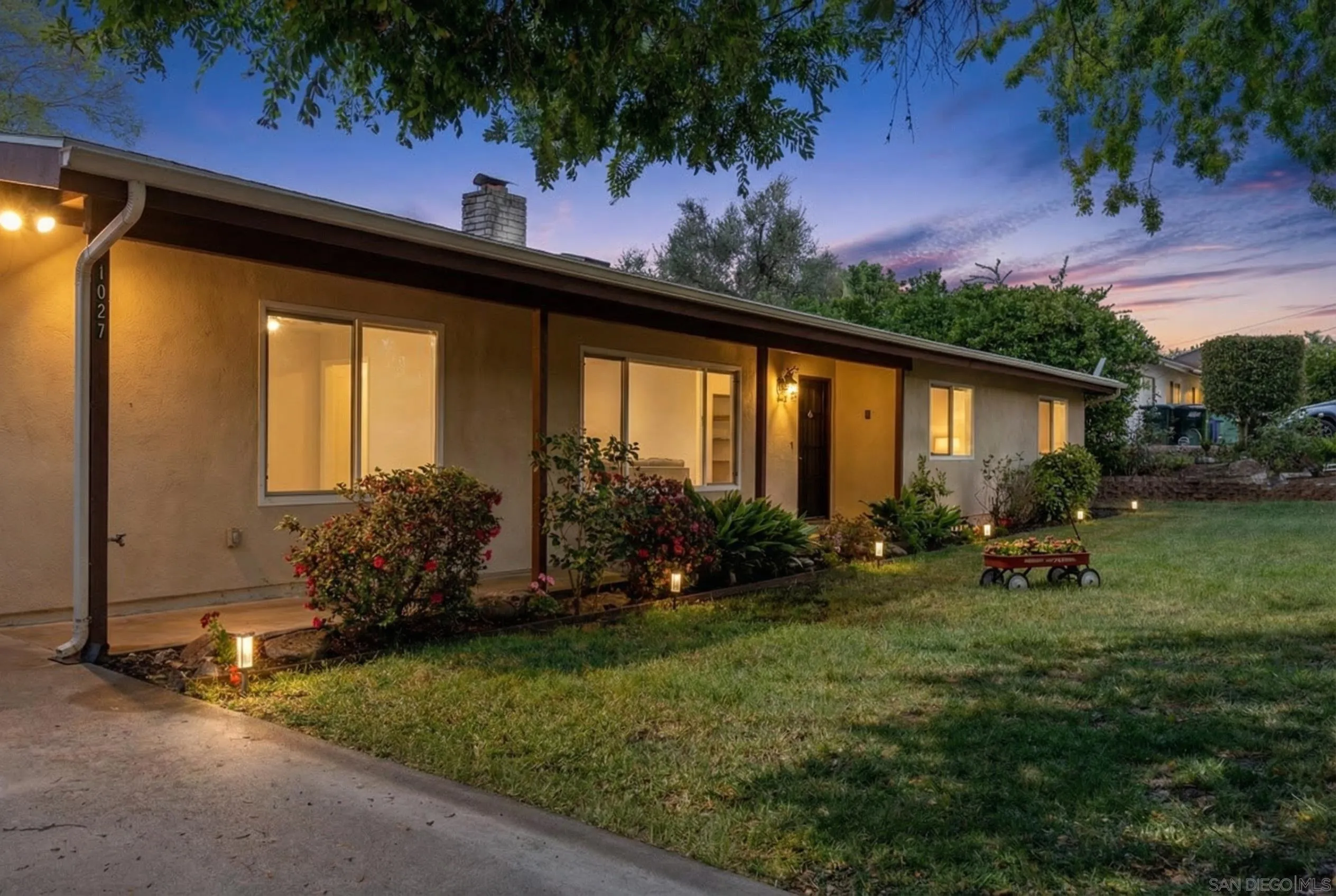 1027 Pepper Tree Lane Fallbrook, CA 92028 - Photo 2 of 37