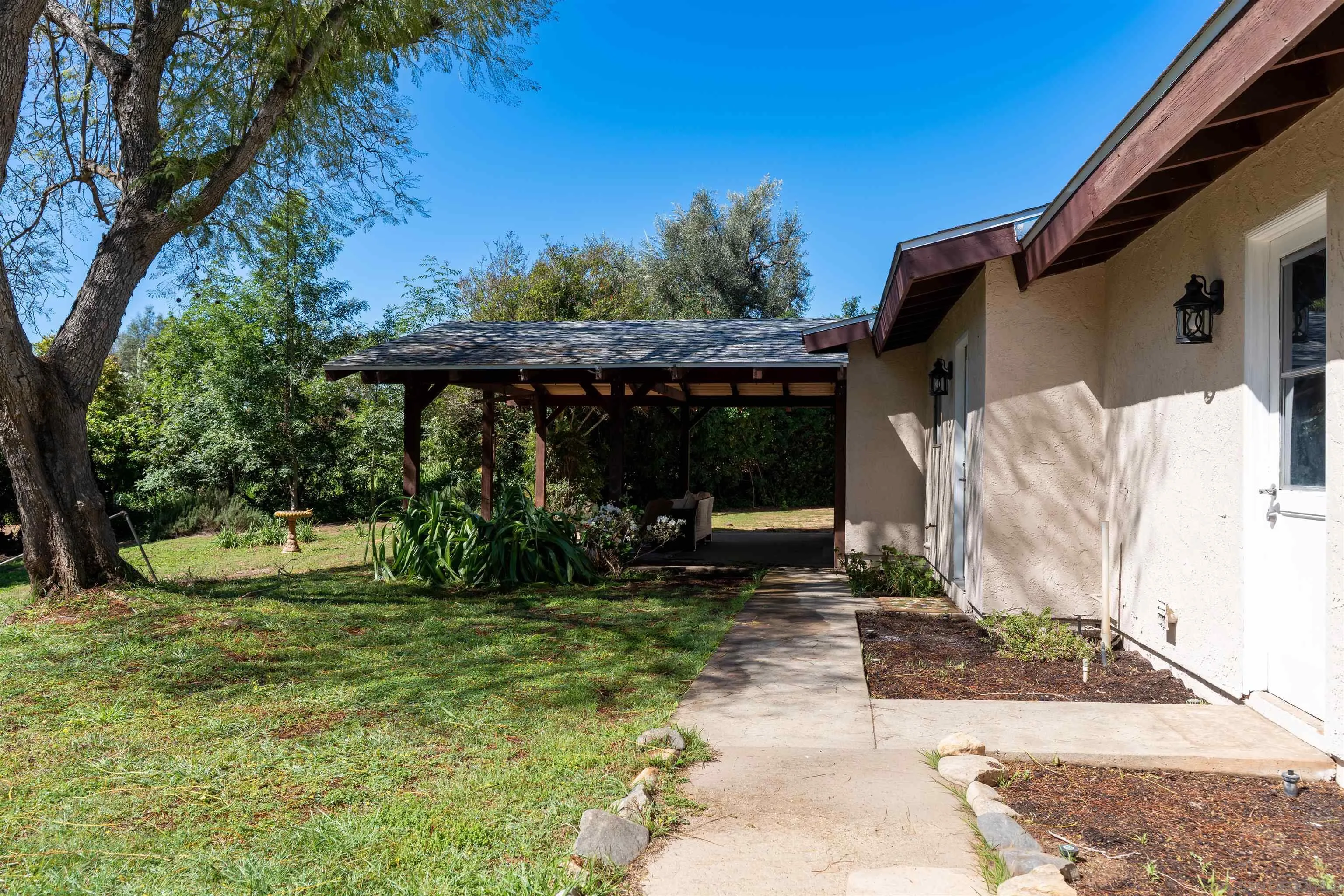 1027 Pepper Tree Lane Fallbrook, CA 92028 - Photo 23 of 37