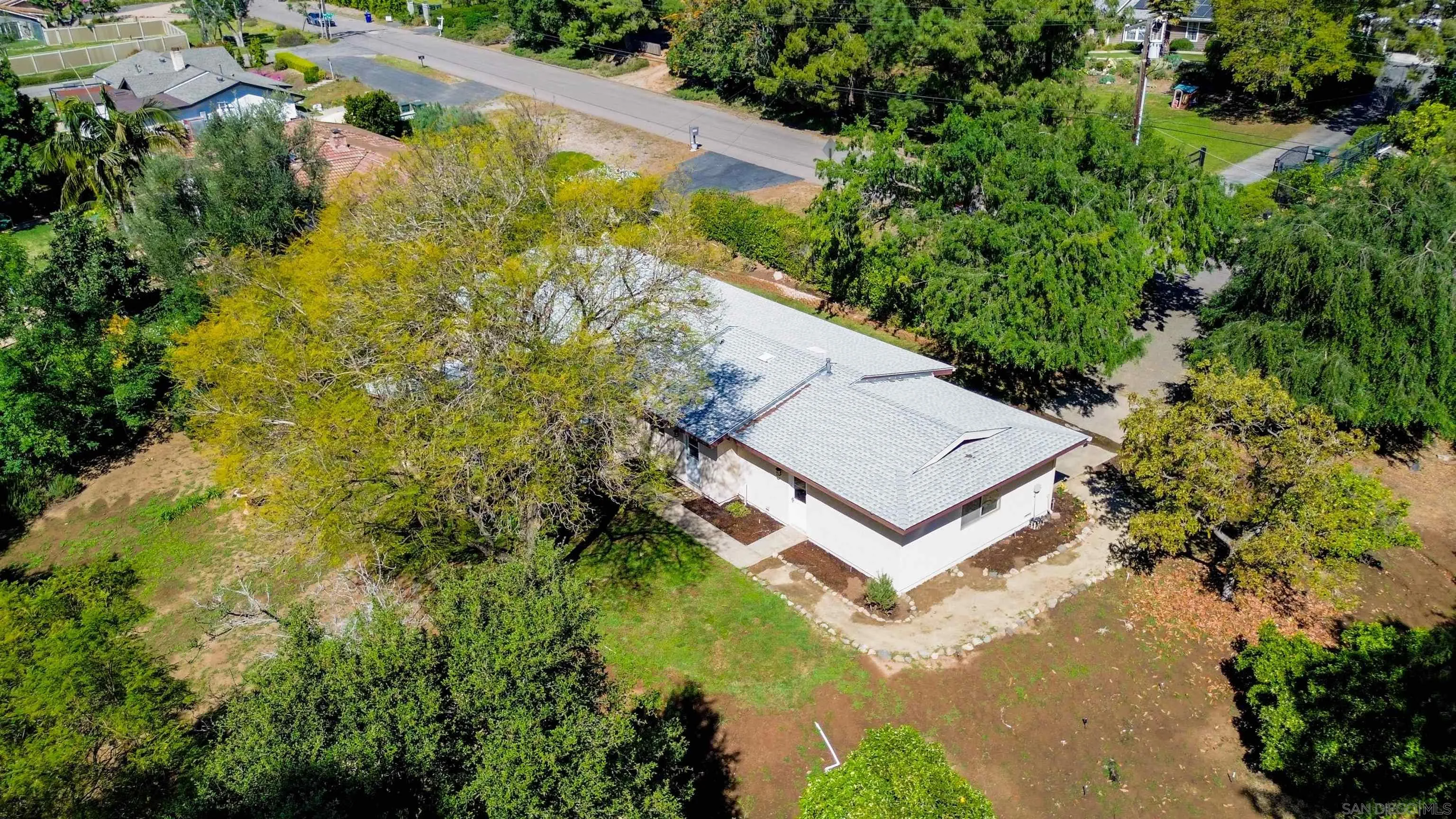 1027 Pepper Tree Lane Fallbrook, CA 92028 - Photo 35 of 37