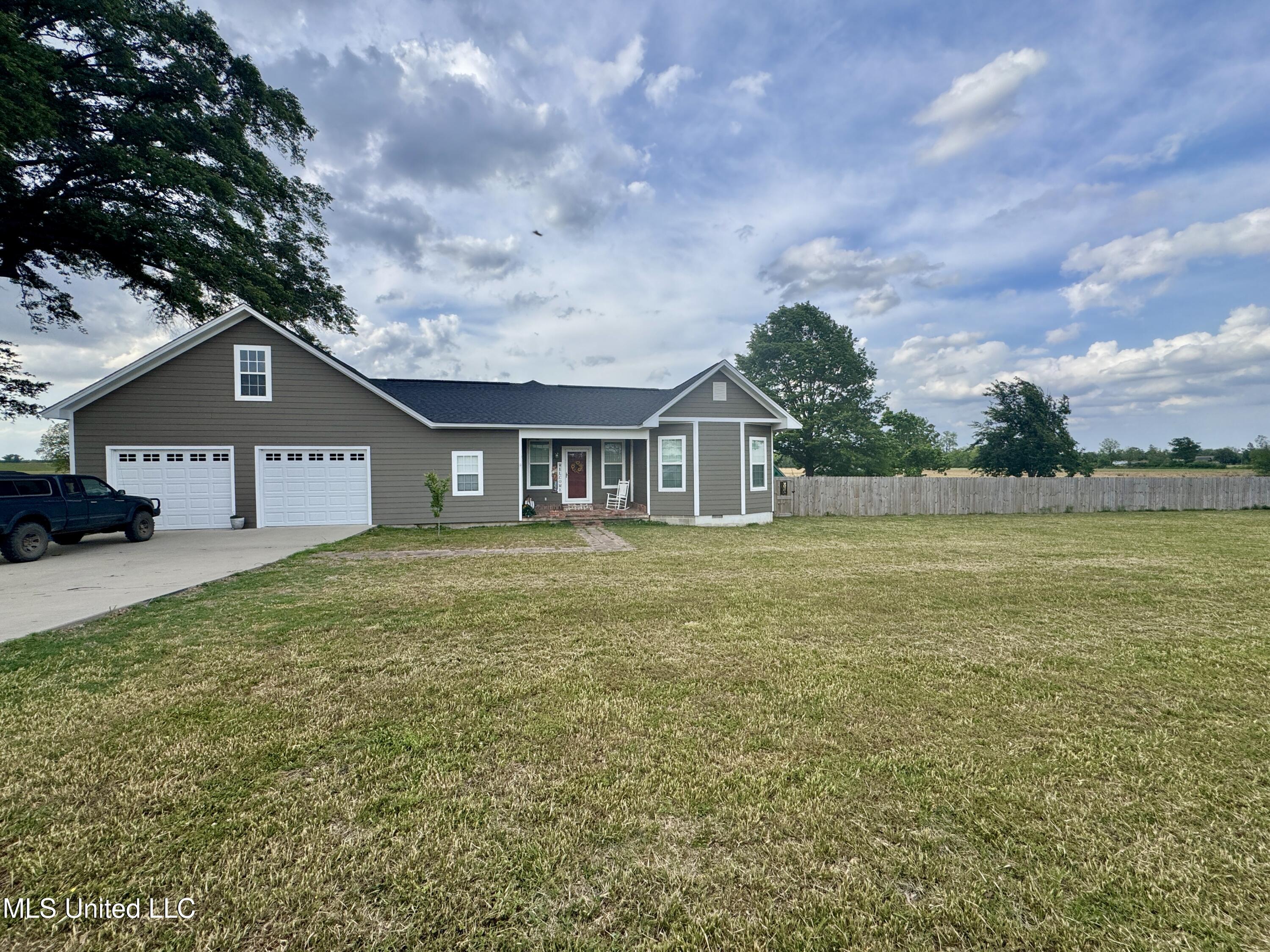 590 Eubanks Road Alligator, MS 38720 - Photo 2 of 29 IMG_2461
