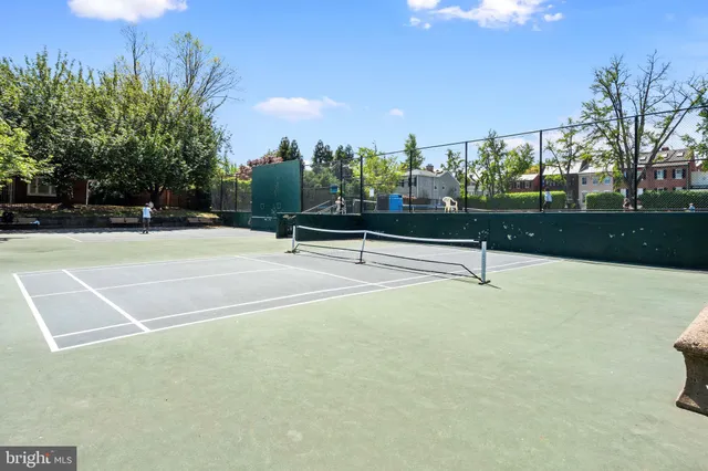 a view of a tennis court