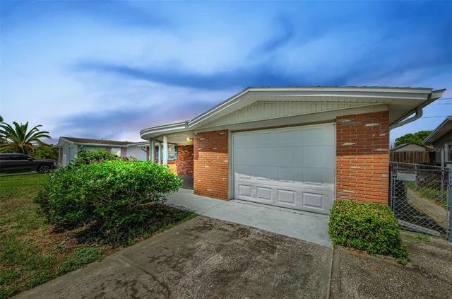 $219,999 | 2135 Erin Drive, Holiday, FL 34690