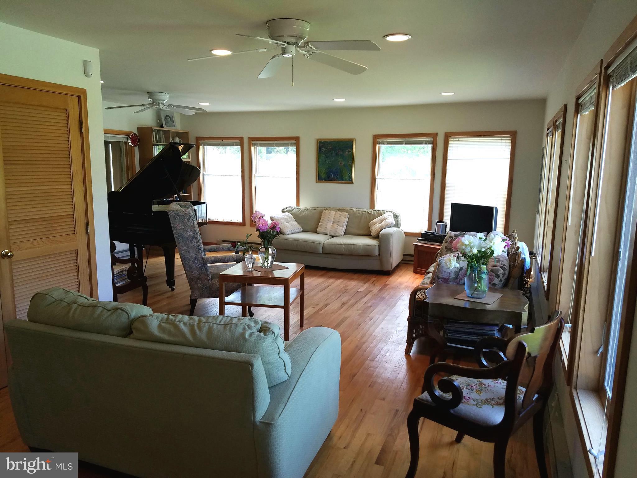 4780 Bar Neck Road Tilghman, MD 21671 - Photo 17 of 33 Living Room