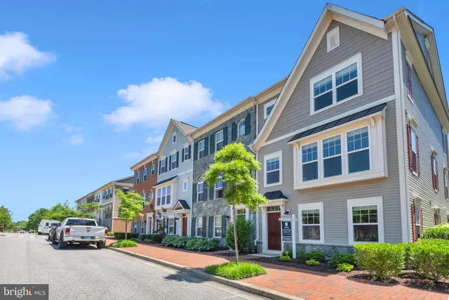 a car parked in front of a building