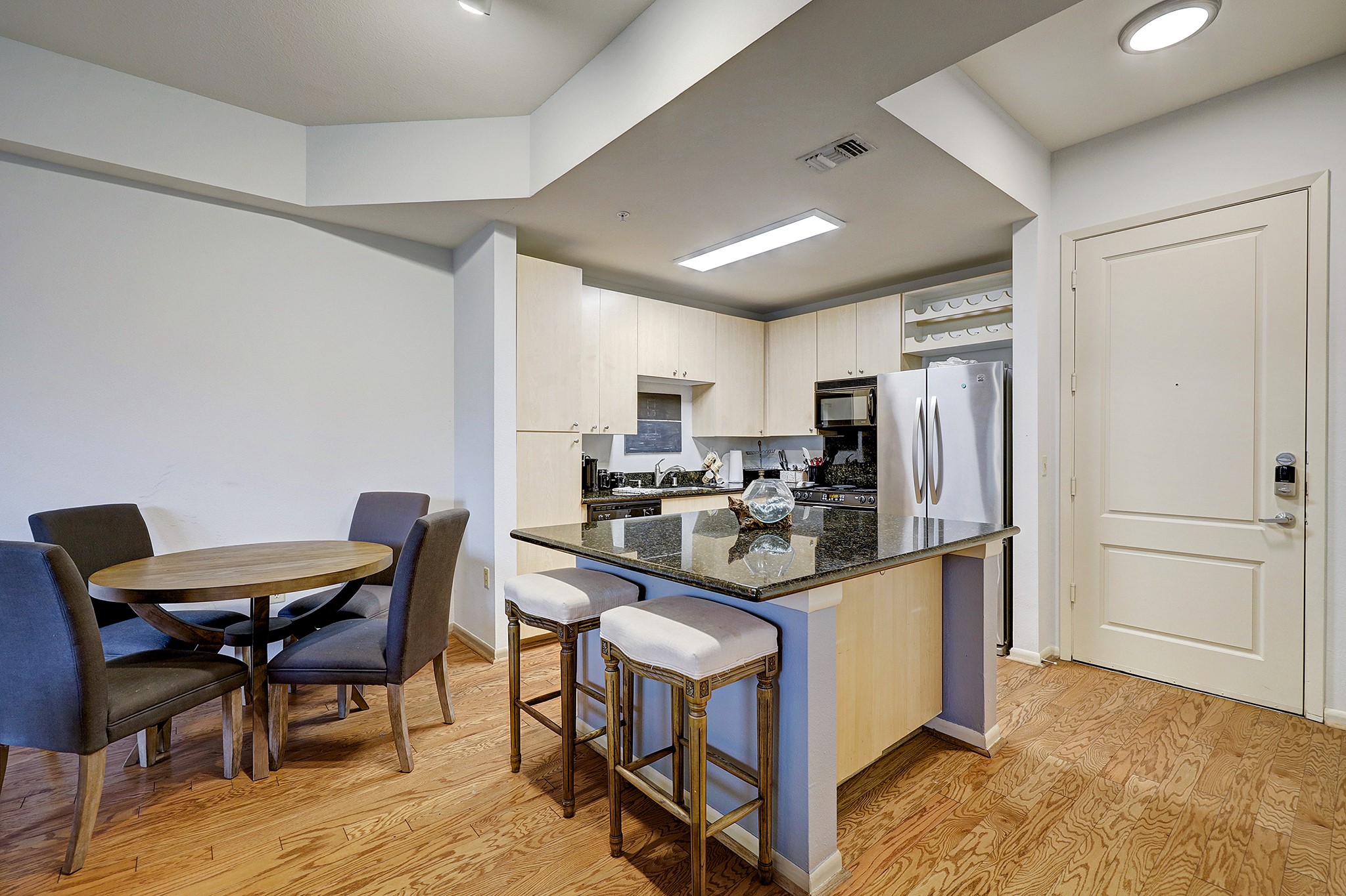 3505 Sage Road, Unit 308 Houston, TX 77056 - Photo 4 of 20