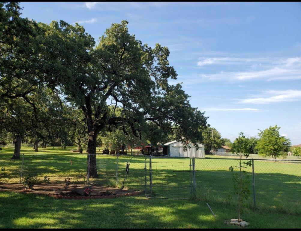 2524 Mockingbird Road Burleson, TX 76028 - Photo 32 of 33