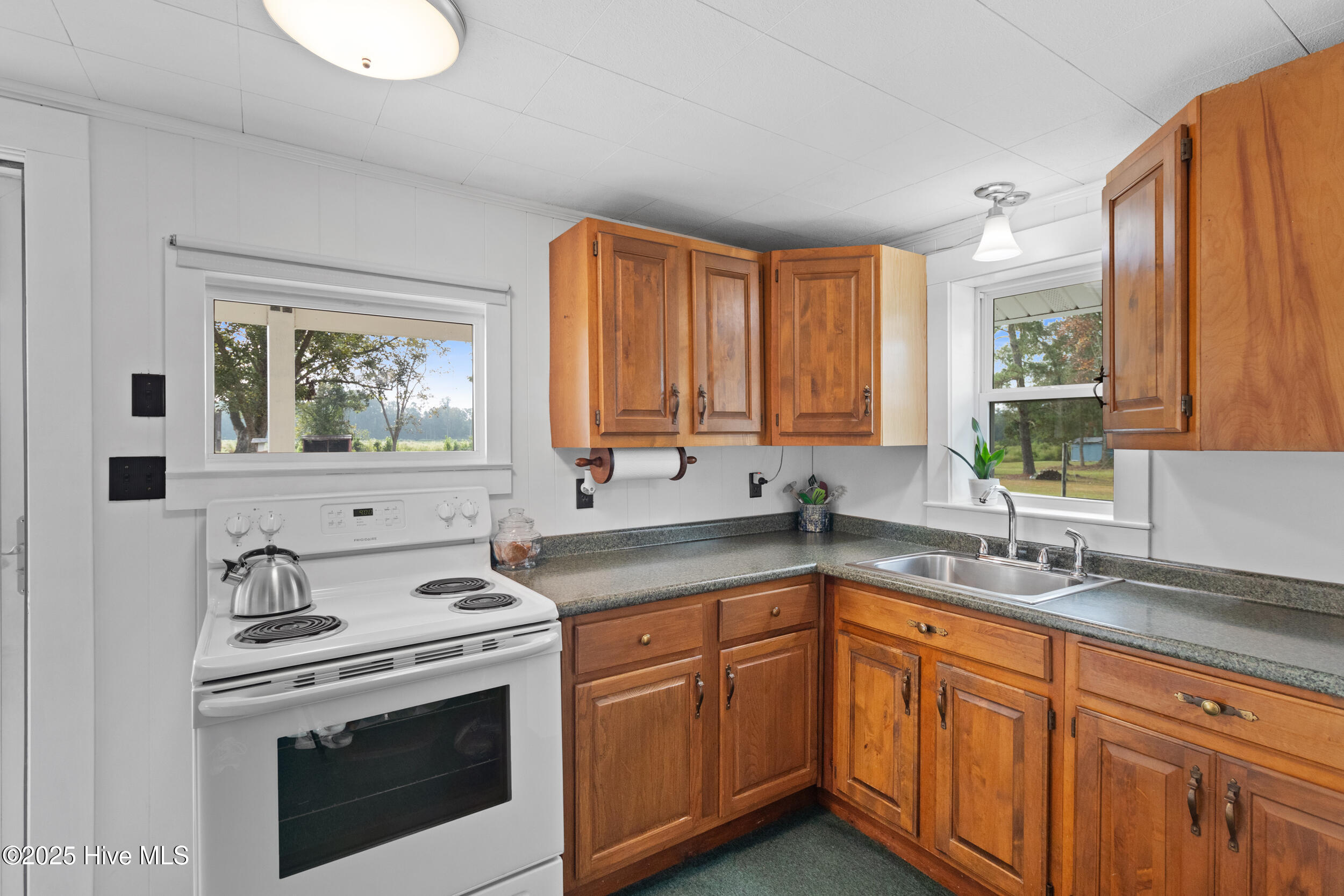 3763 Bell Williams Road Currie, NC 28435 - Photo 10 of 33 28_kitchen