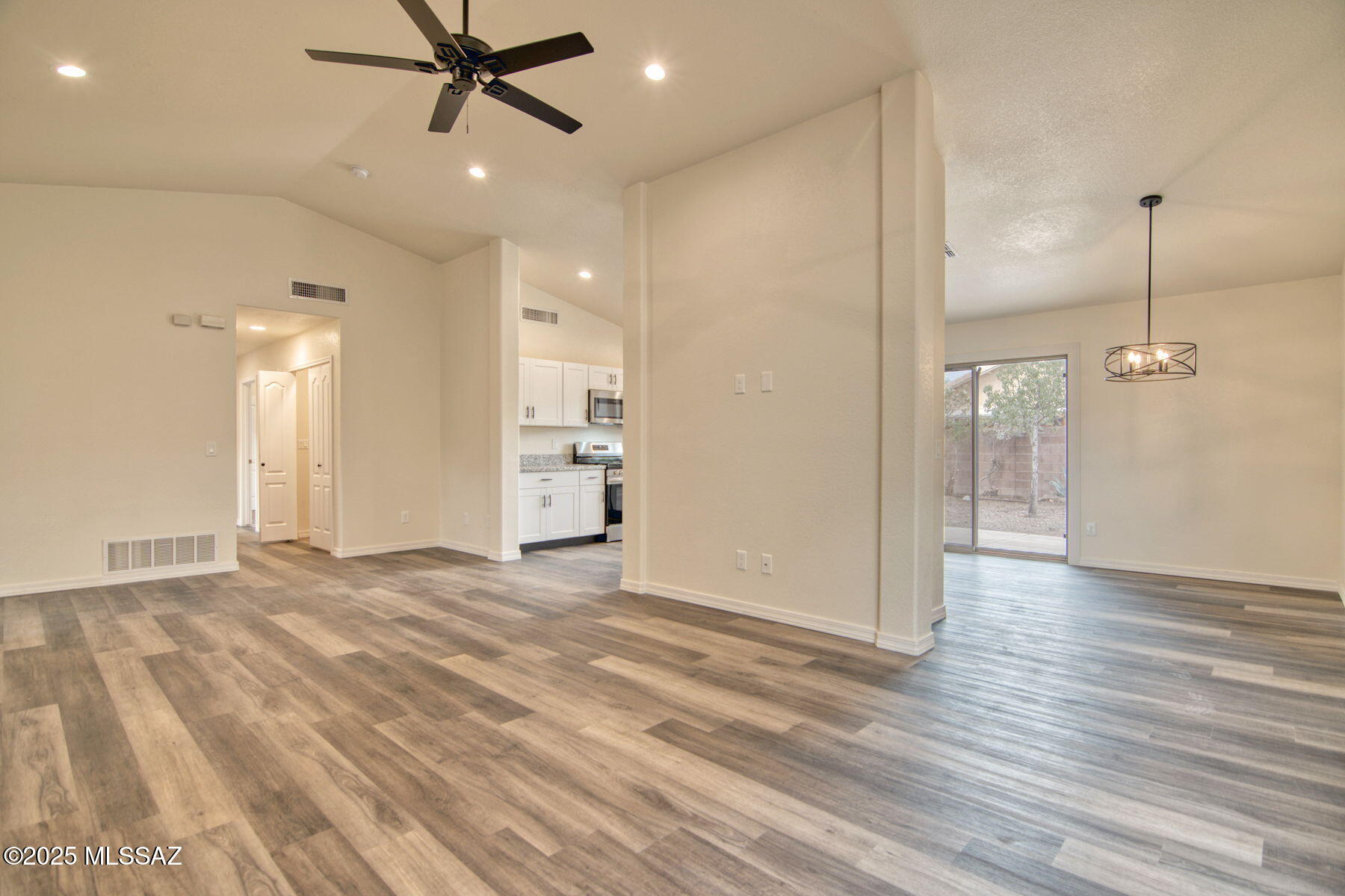 2113 Jacana Loop Tucson, AZ 85745 - Photo 11 of 49 Gallery Image 11
