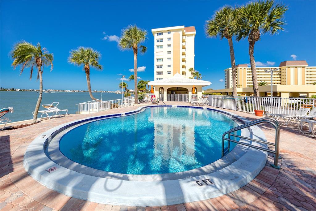 4650 Cove Circle, Unit 409 St. Petersburg, FL 33708 - Photo 8 of 41