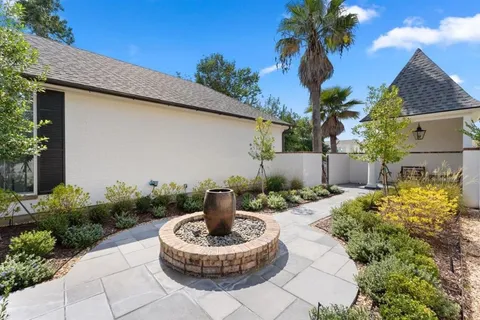 $387,750 | 801 St Anthony Street, Unit E, Lake Charles, LA 70601