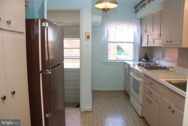 2711 Emmet Road Silver Spring, MD 20902 - Photo 12 of 30 Kitchen #2