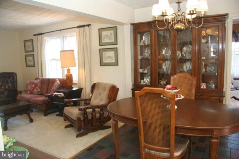 2711 Emmet Road Silver Spring, MD 20902 - Photo 7 of 30 Dining Room #2