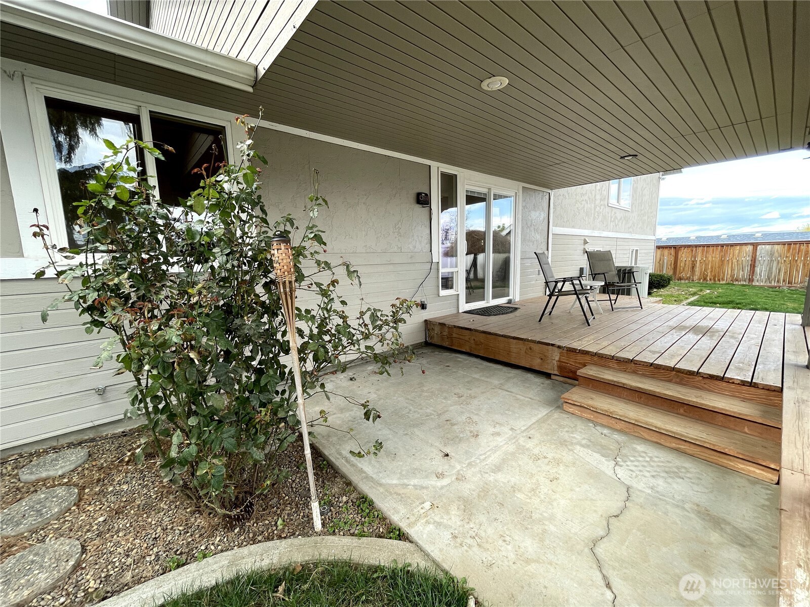 511 Reed Street East Zillah, WA 98953 - Photo 3 of 36