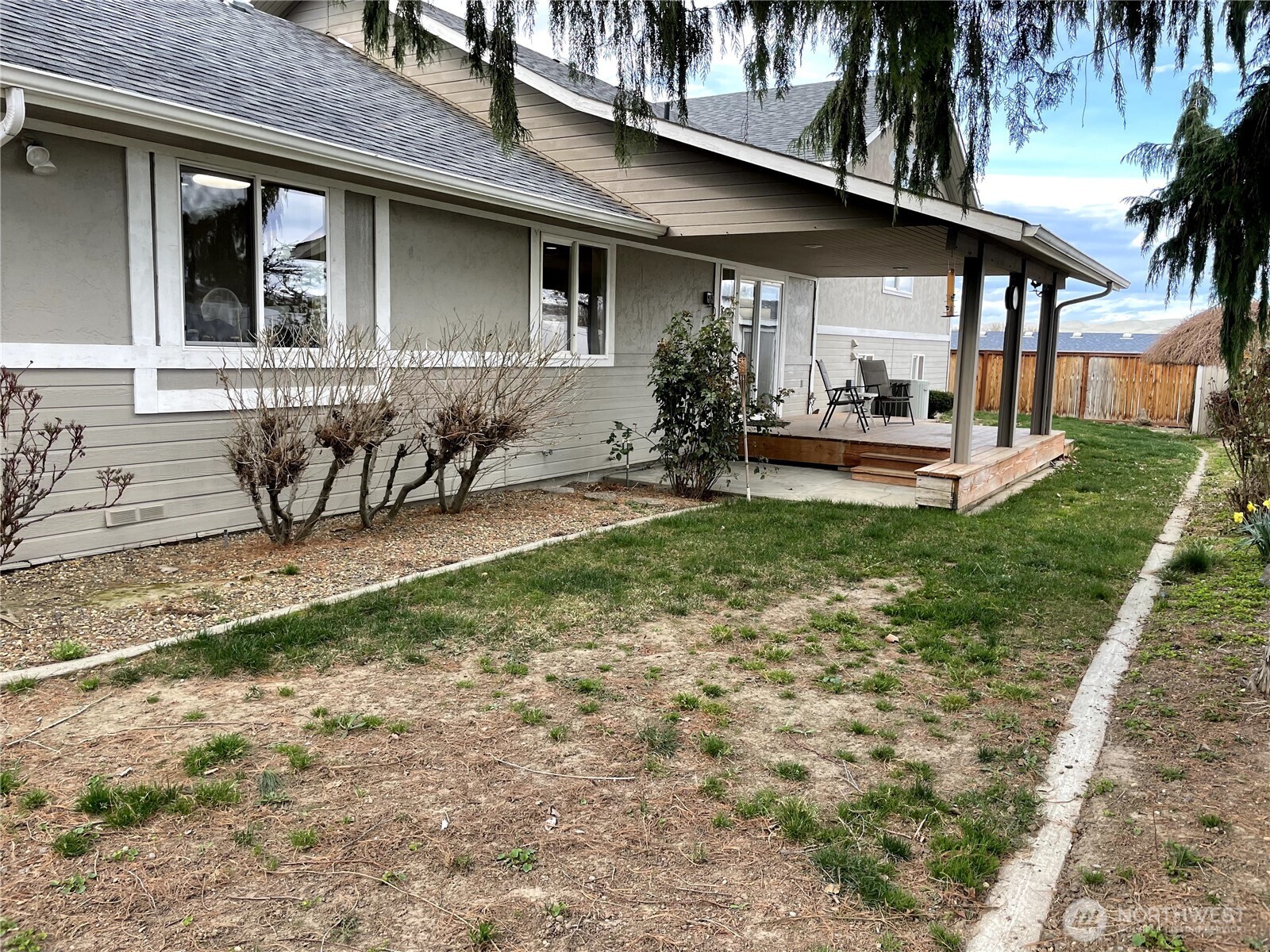 511 Reed Street East Zillah, WA 98953 - Photo 4 of 36