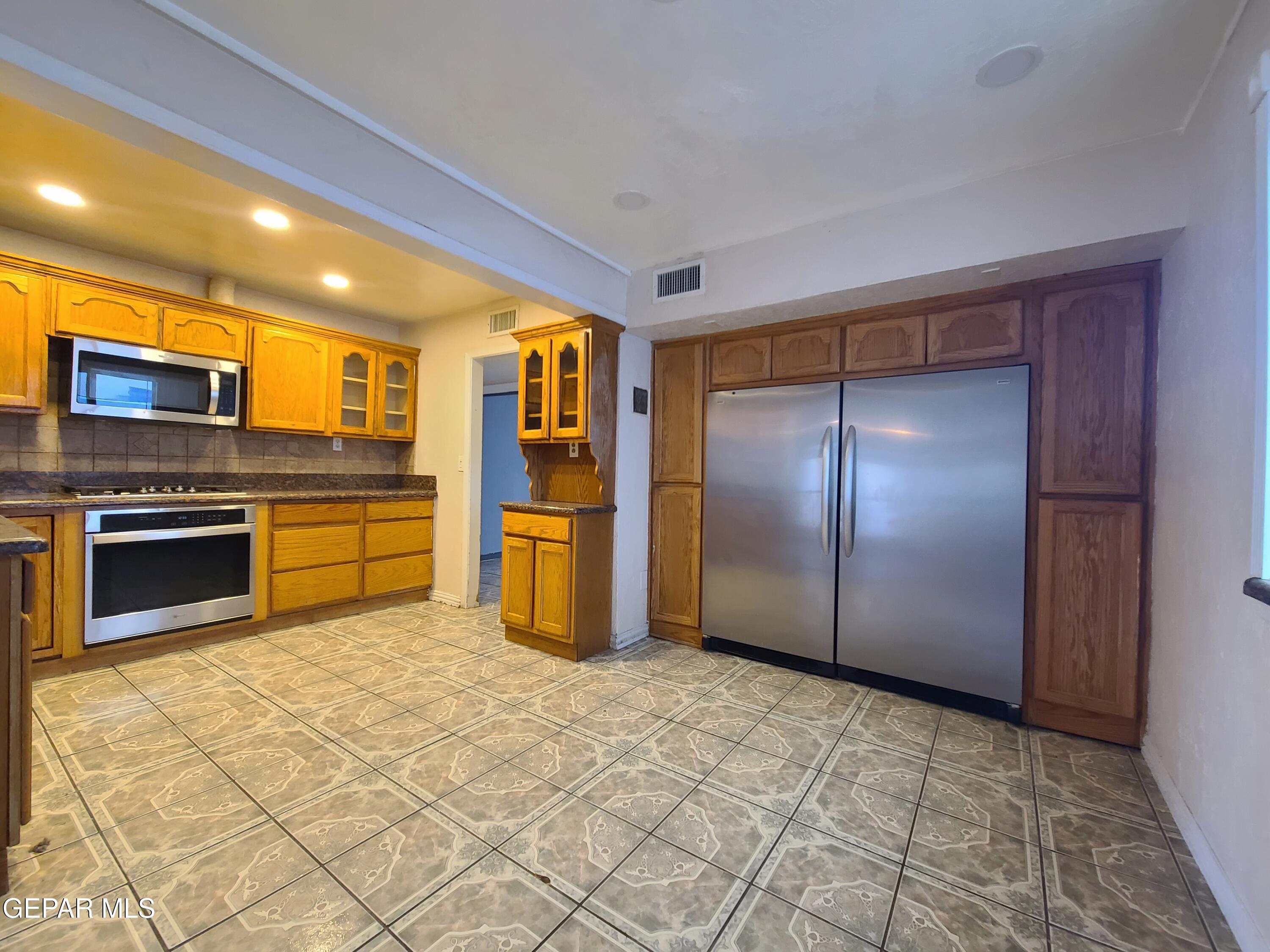 1714 Banker Road Canutillo, TX 79835 - Photo 17 of 78 Kitchen