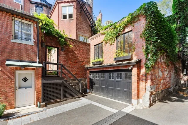 $6,495,000 | 20 Chestnut Street, Unit 1, Boston, MA 02108