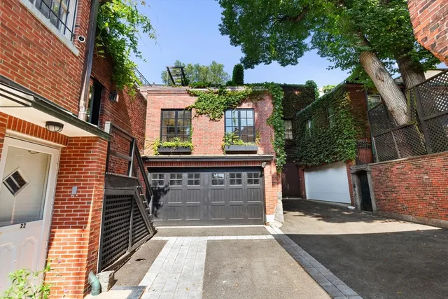 $6,495,000 | 20 Chestnut Street, Unit 1, Boston, MA 02108