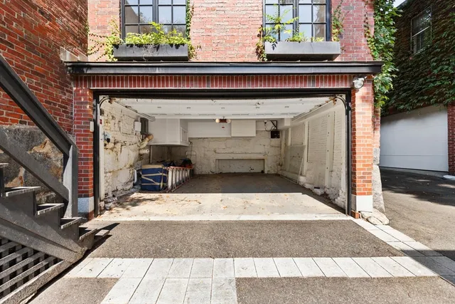 $6,495,000 | 20 Chestnut Street, Unit 1, Boston, MA 02108