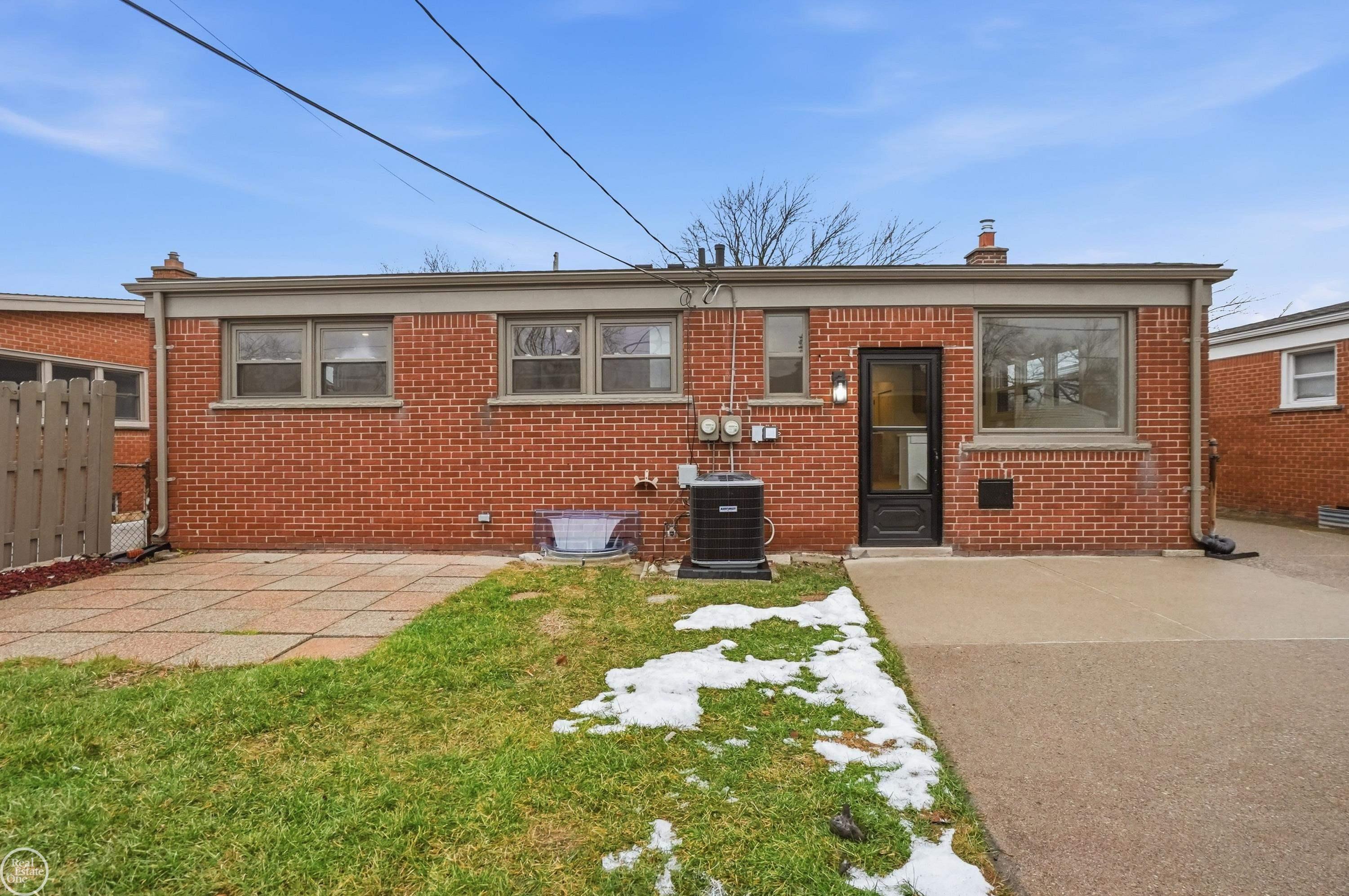 18050 Winsome Road Fraser, MI 48026 - Photo 23 of 25 50197125-a1d57820-6b20-48fa-9867-dd3f65fecea8.JPG