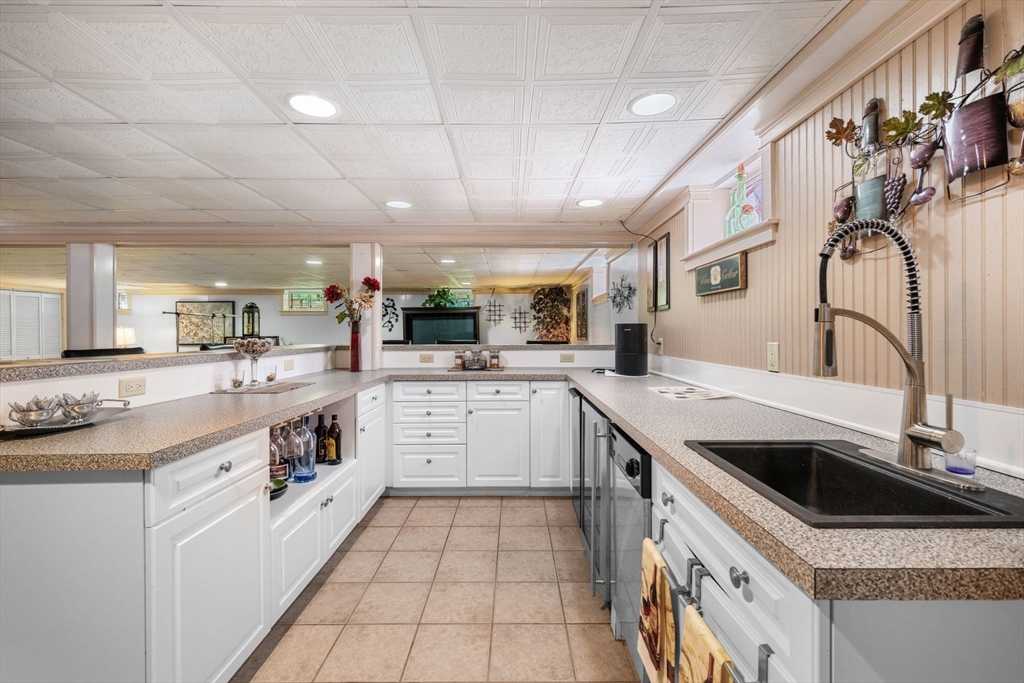 42 Walnut Street Saugus, MA 01906 - Photo 31 of 41
