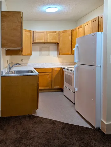 $84,900 | 140 Chestnut Street, Unit 210, Springfield, MA 01103