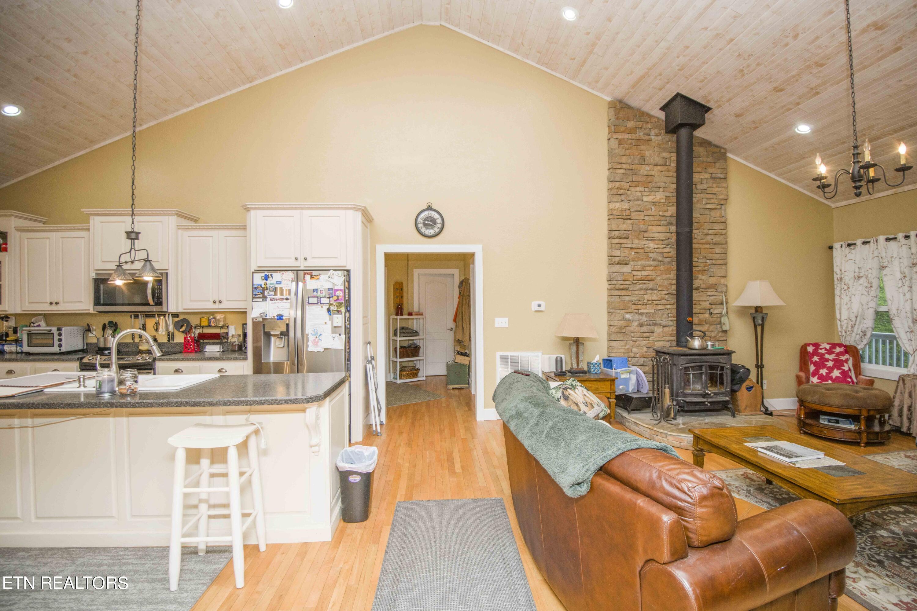 565 Indian Gap Road Andersonville, TN 37705 - Photo 11 of 42 living_1