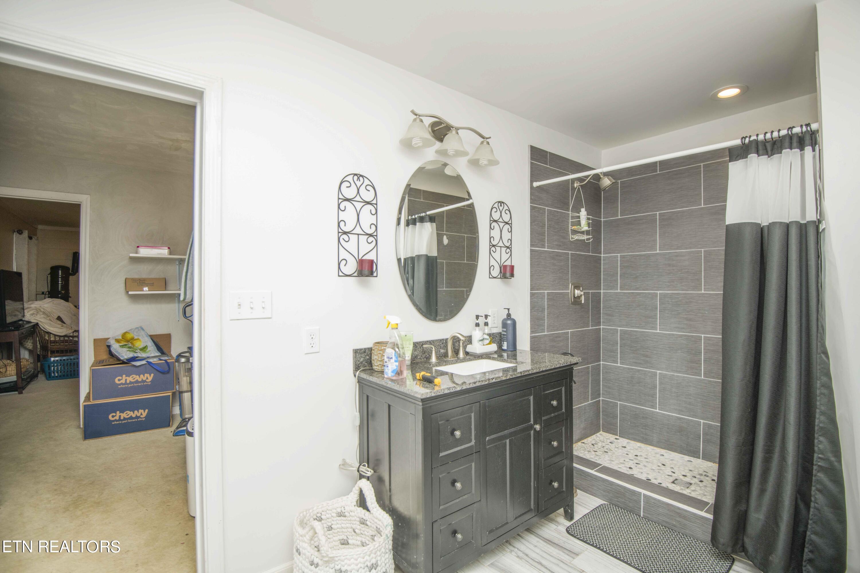 565 Indian Gap Road Andersonville, TN 37705 - Photo 25 of 42 second bath_1