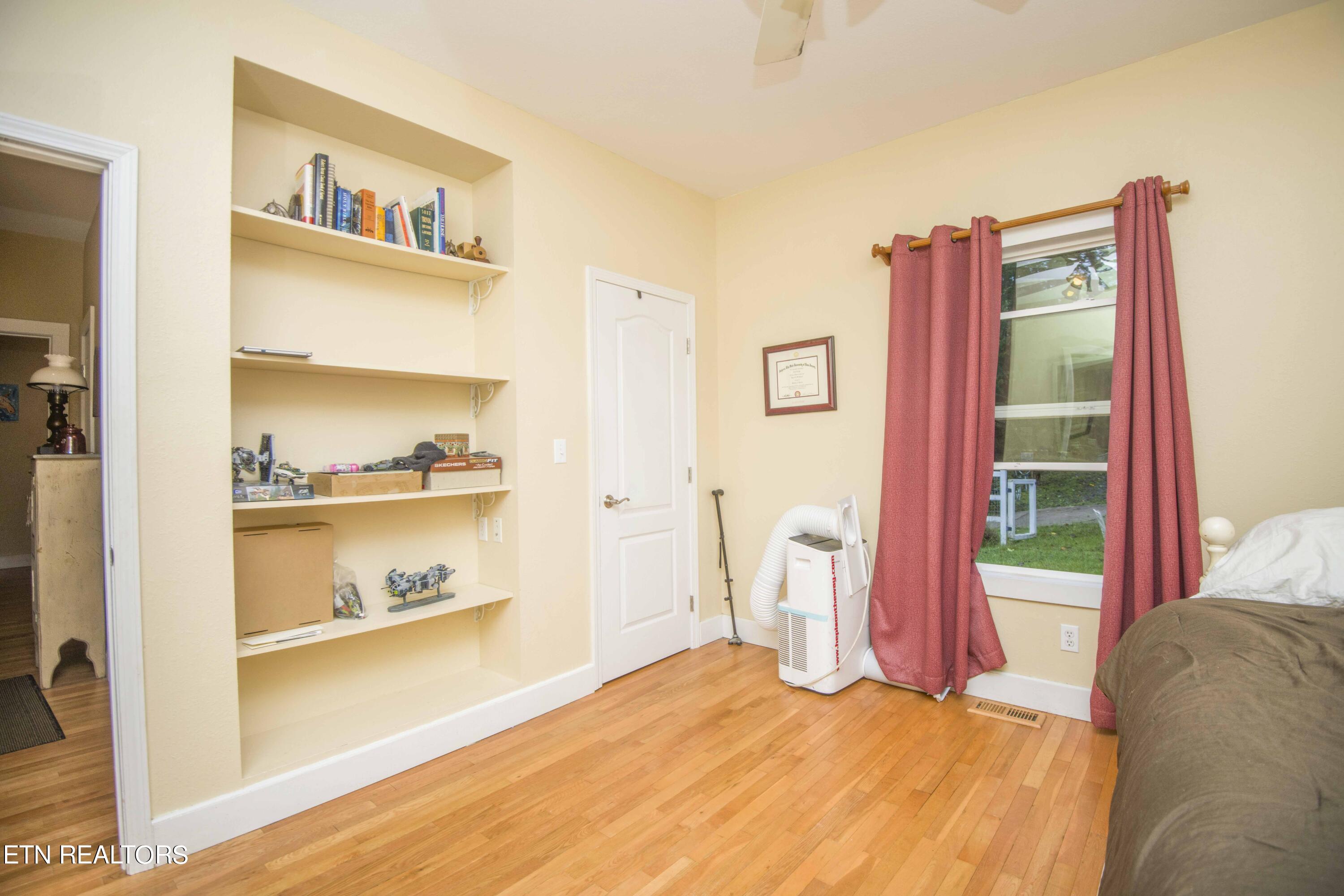 565 Indian Gap Road Andersonville, TN 37705 - Photo 28 of 42 third bed_1