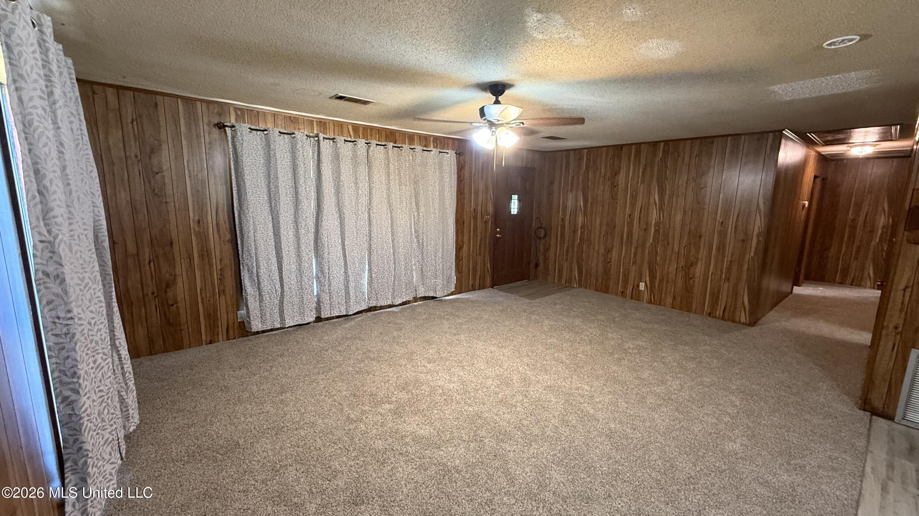 9004 Tucker Road Ocean Springs, MS 39565 - Photo 5 of 15 Living Room