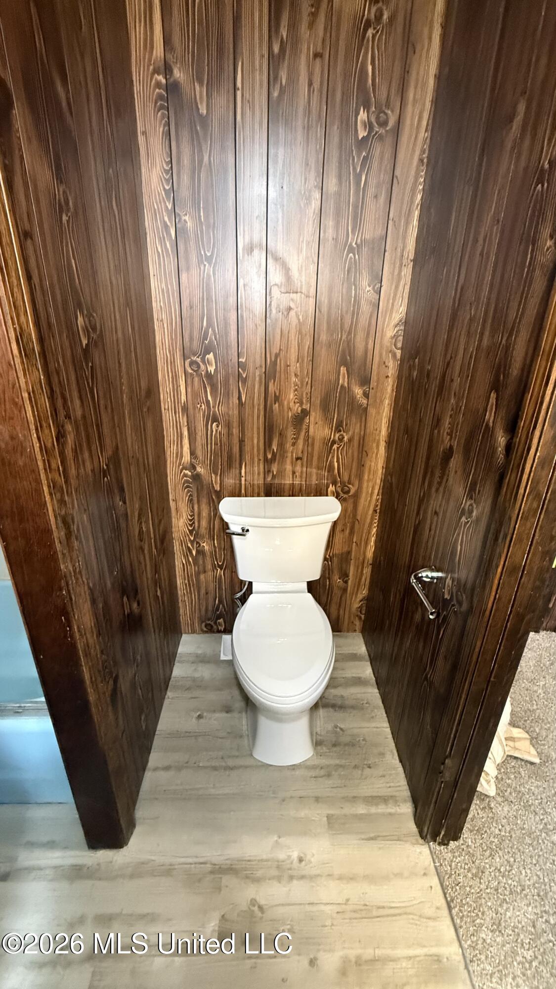 9004 Tucker Road Ocean Springs, MS 39565 - Photo 9 of 15 Primary toilet