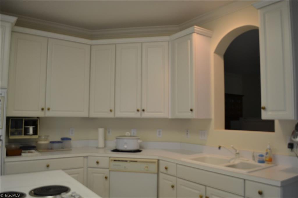 6307 High View Road Greensboro, NC 27410 - Photo 10 of 21 Gallery Image 10