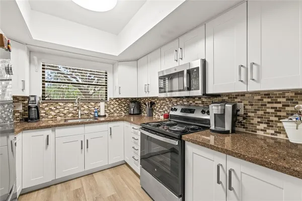 $2,300 | 9677 86th Avenue, Seminole, FL 33777