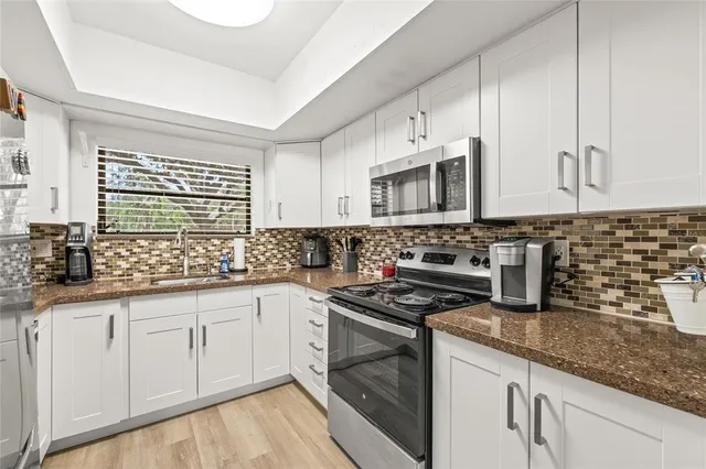 $2,300 | 9677 86th Avenue, Seminole, FL 33777