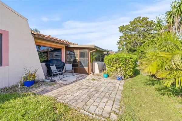 $2,300 | 9677 86th Avenue, Seminole, FL 33777