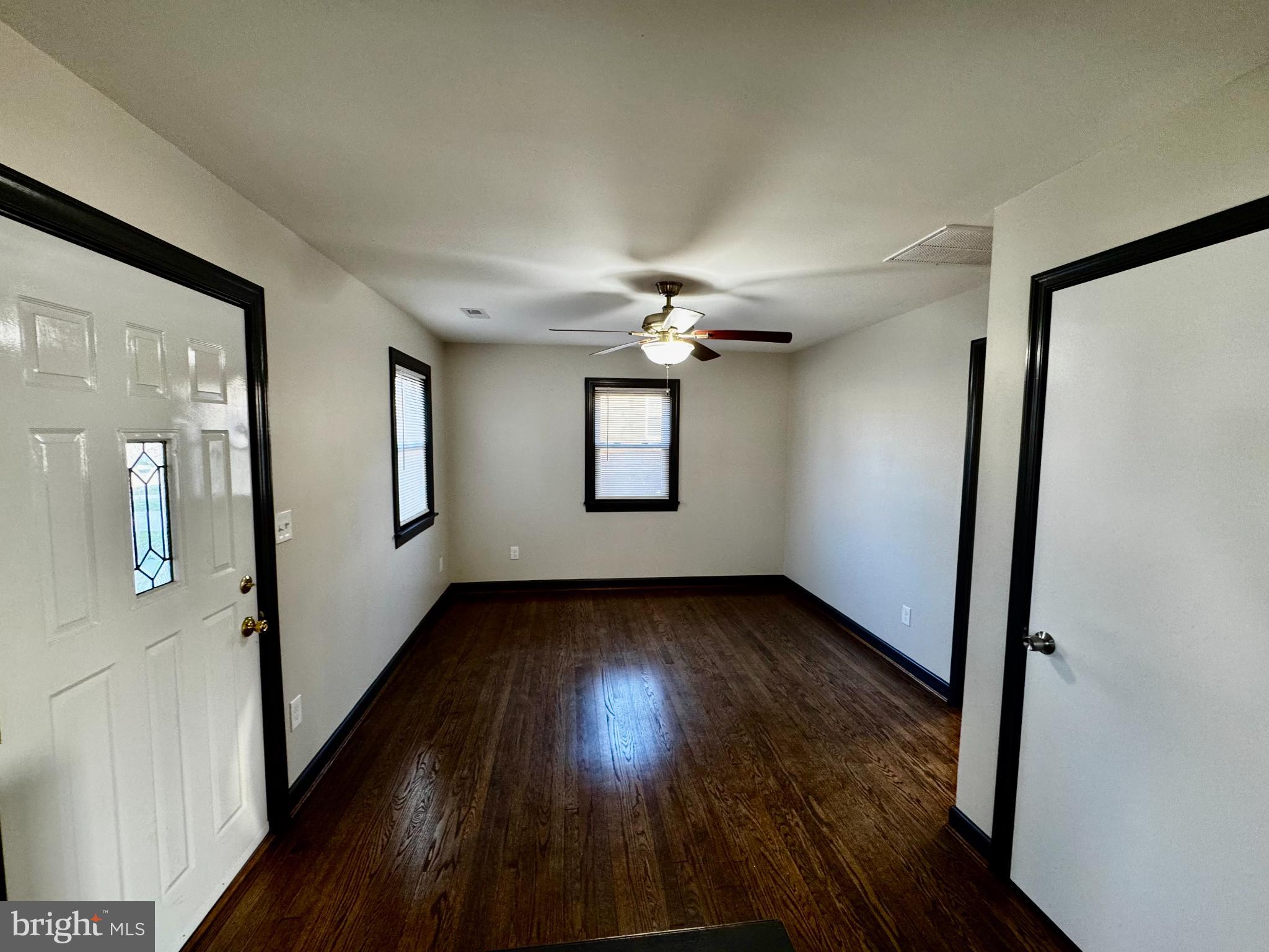 1708 Rita Road Dundalk, MD 21222 - Photo 4 of 16 Living Room