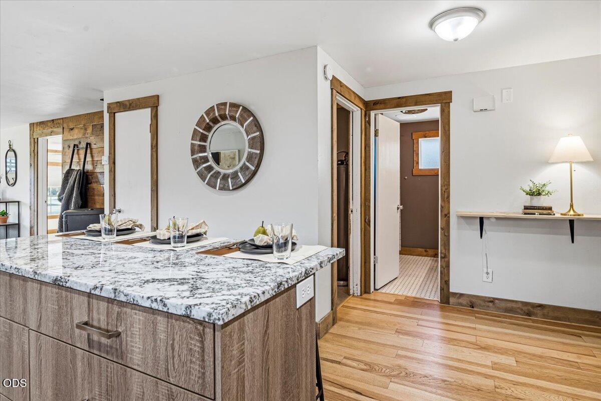 645 Northwest 7th Street Redmond, OR 97756 - Photo 14 of 37